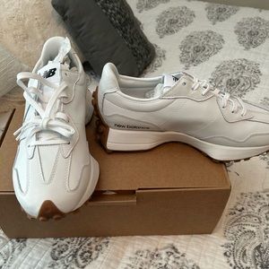 New Balance 327